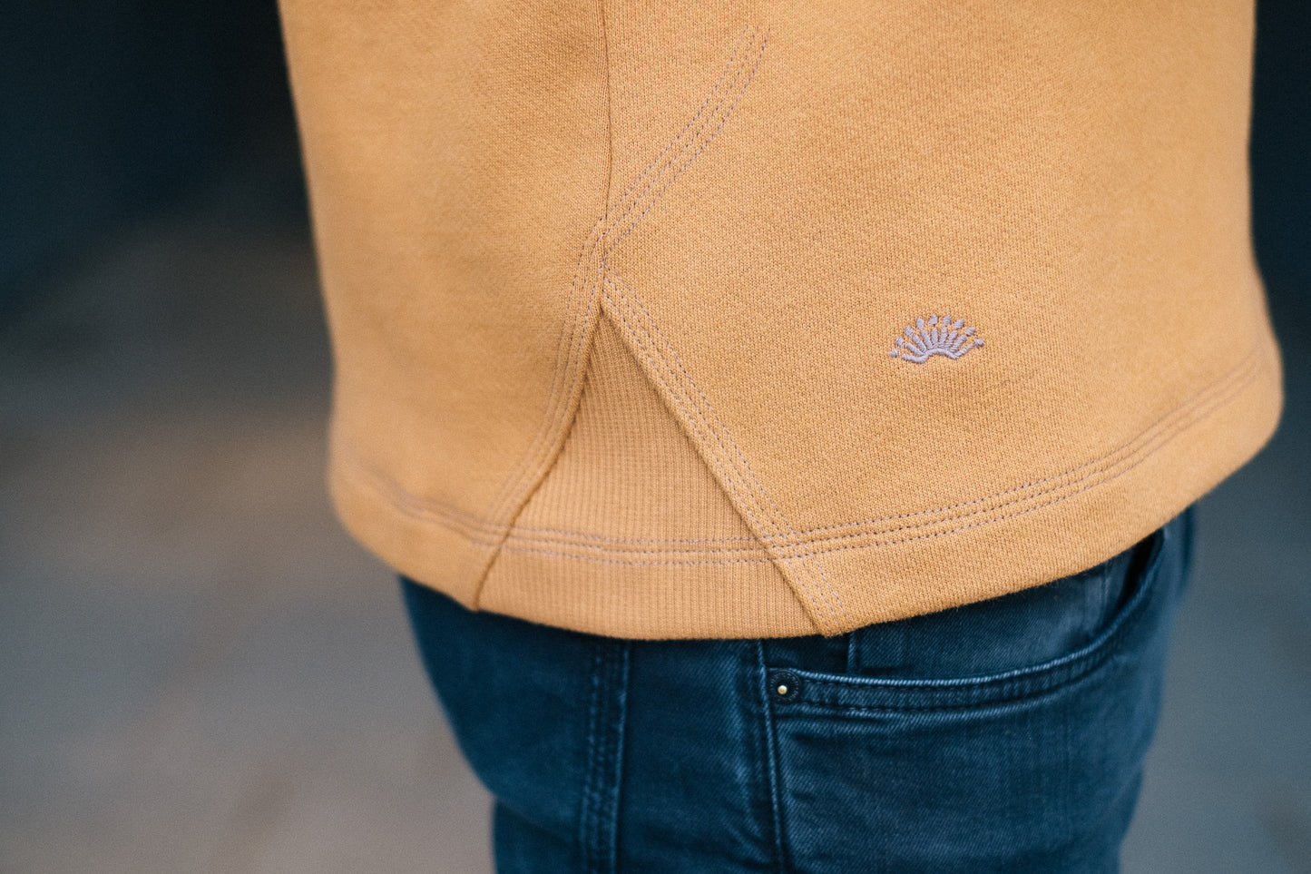 EDGE HEAVY SWEATSHIRT / ALMOND
