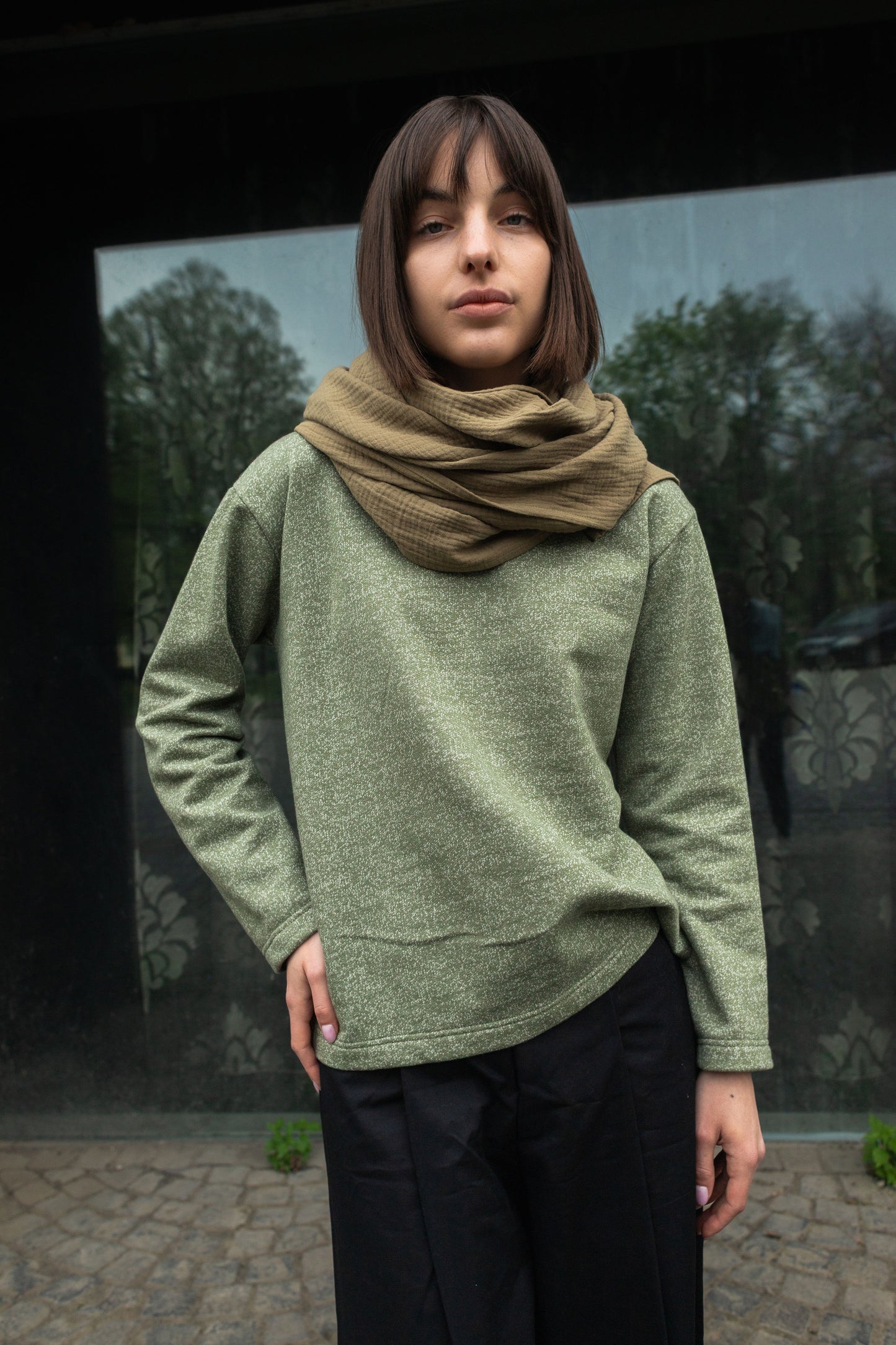 SPECKLES CREWNECK / OLIVE