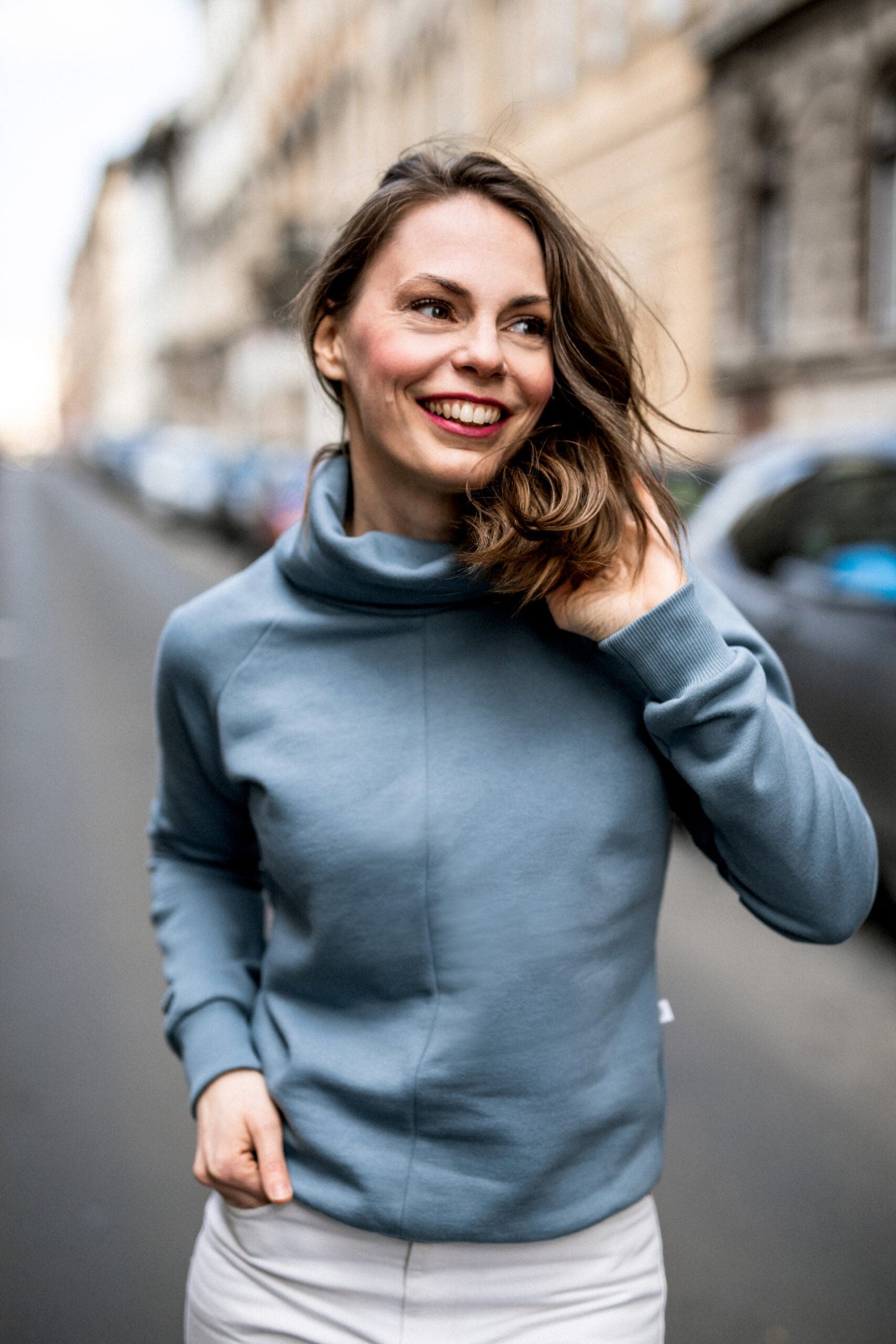FUNNEL NECK SWEATSHIRT / AIR