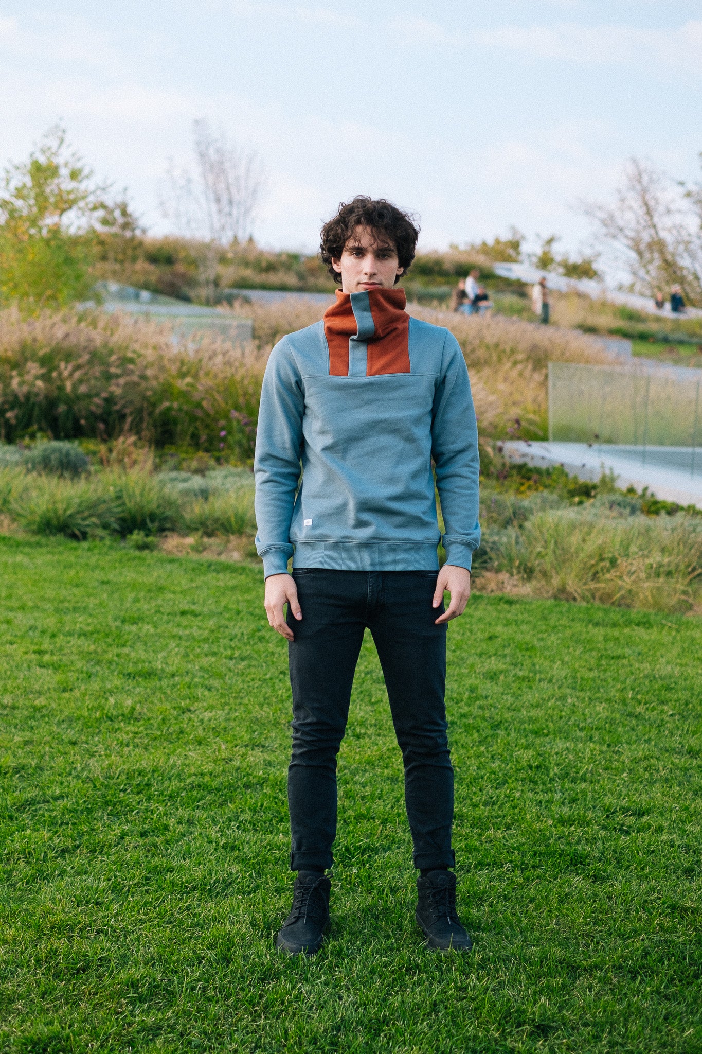 SHIELD SWEATSHIRT / AIR