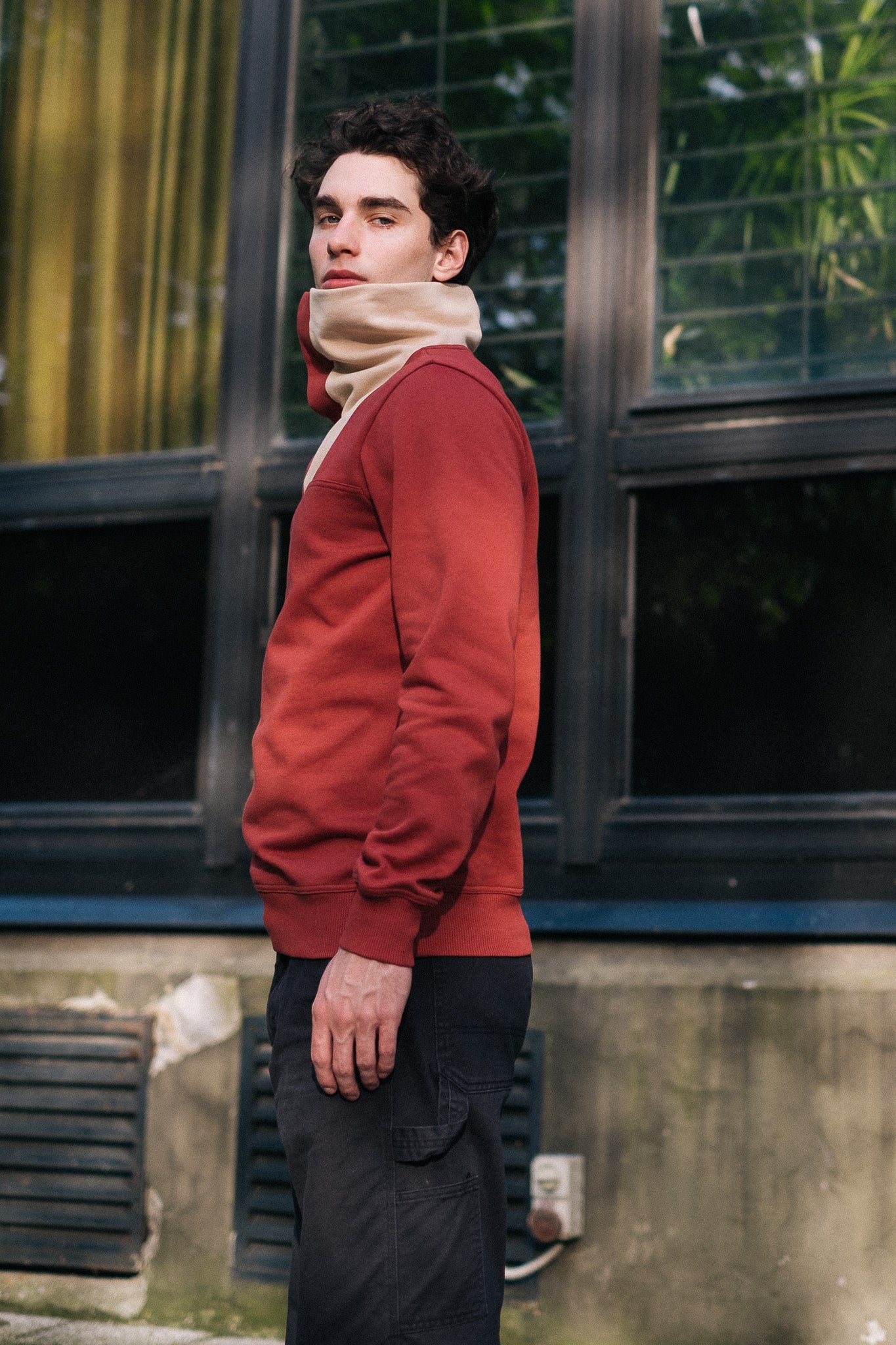 SHIELD SWEATSHIRT / RETRO RED