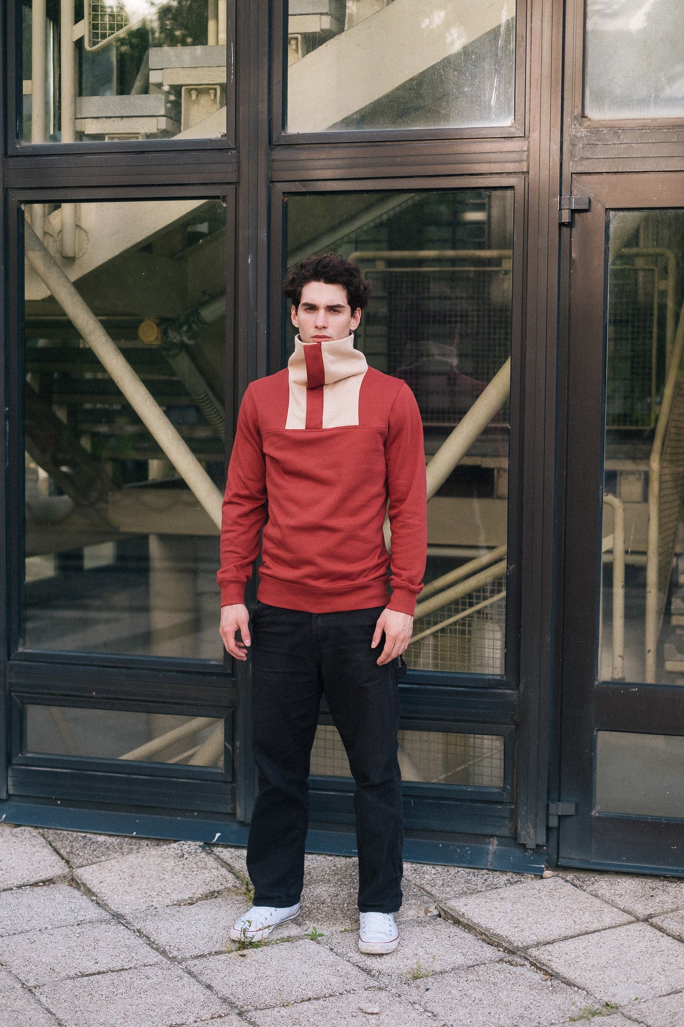 SHIELD SWEATSHIRT / RETRO RED