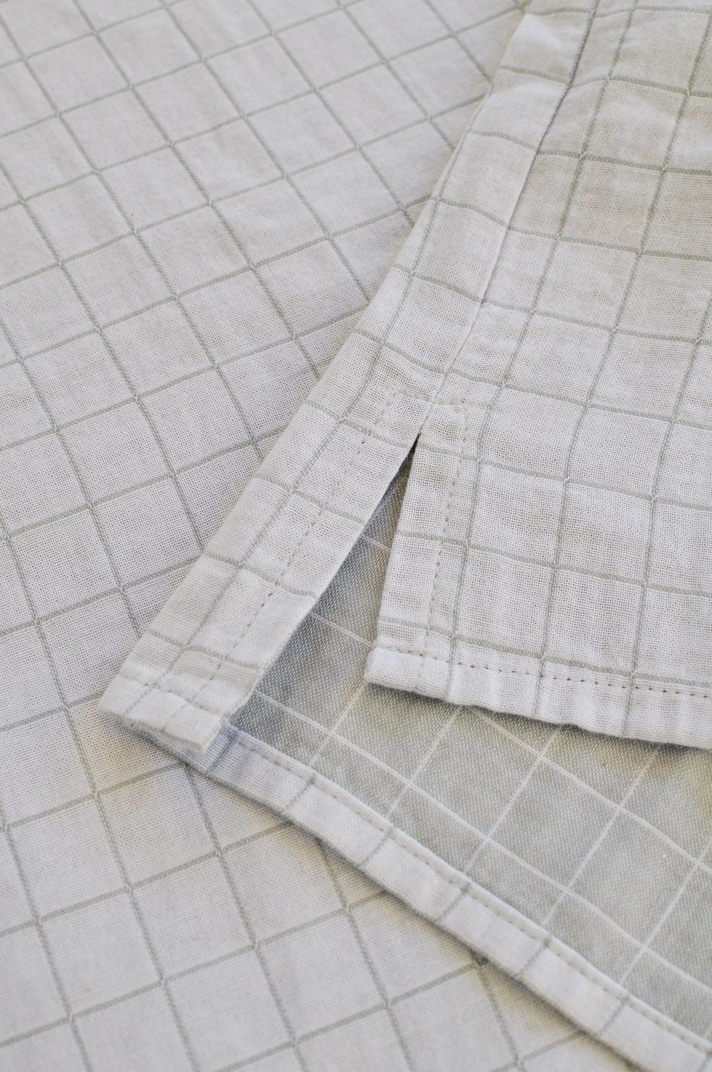 CHECKS BLOUSE / WOODEN BUTTONS
