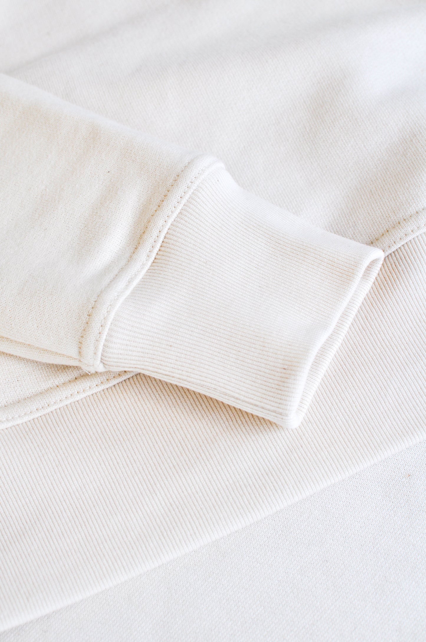 BUTTONS SWEATSHIRT / ECRU