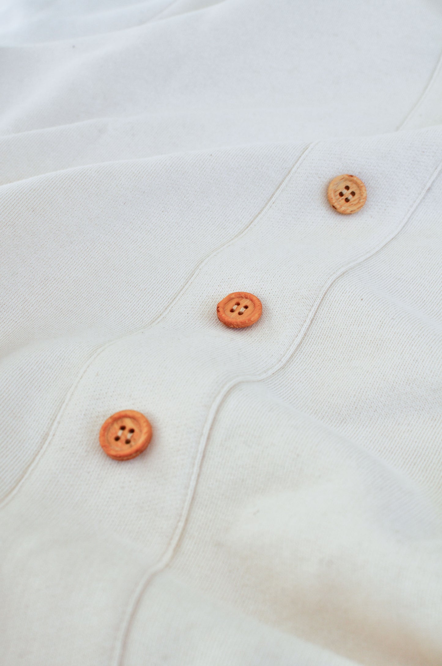 BUTTONS SWEATSHIRT / ECRU