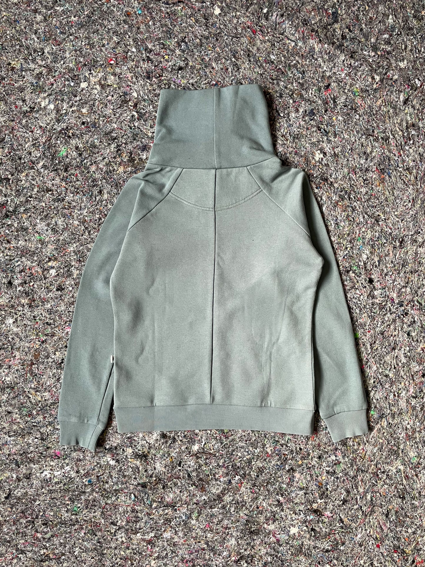 FUNNEL NECK SWEATSHIRT / AIR