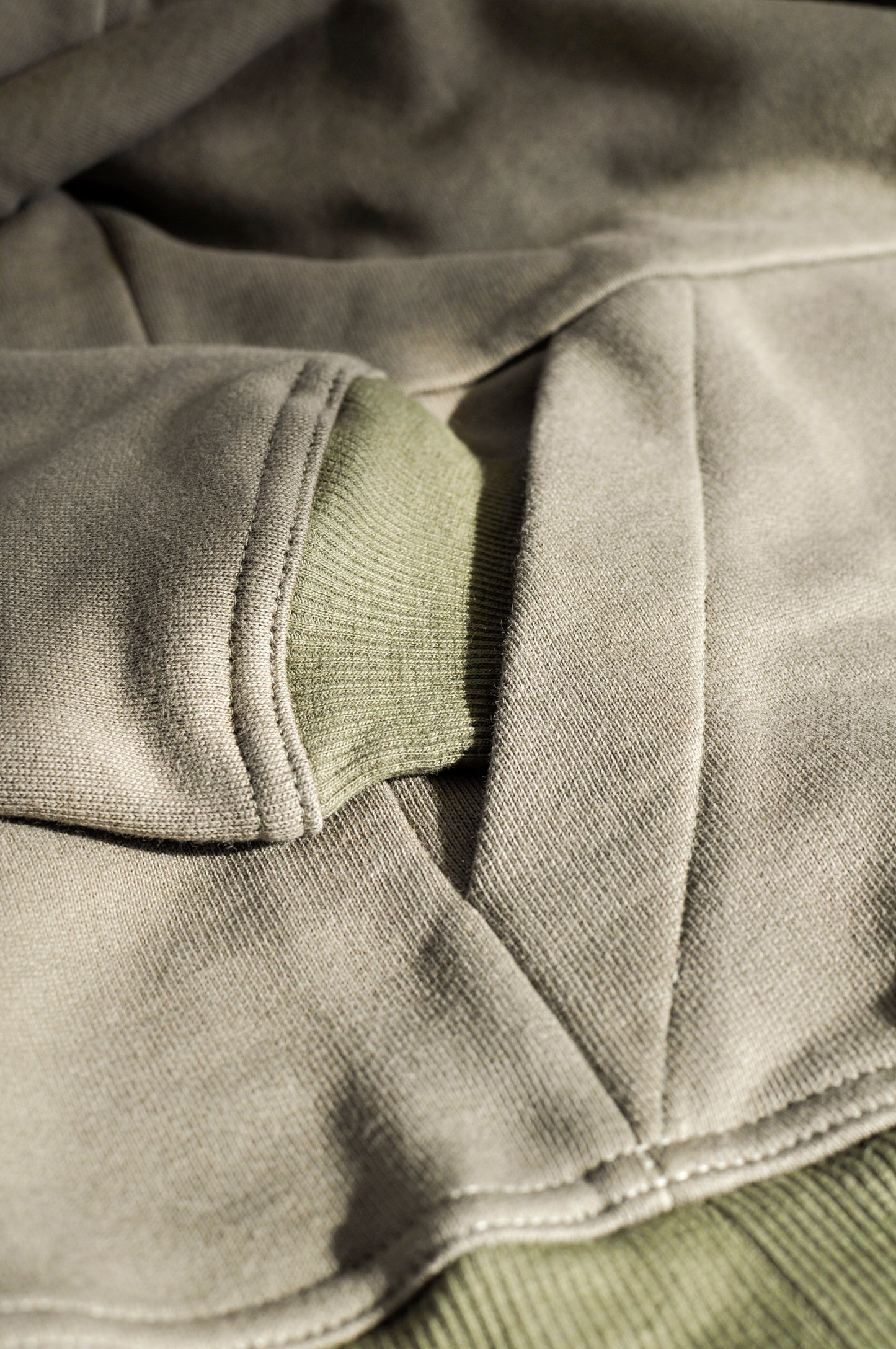 HOODIE / OLIVE