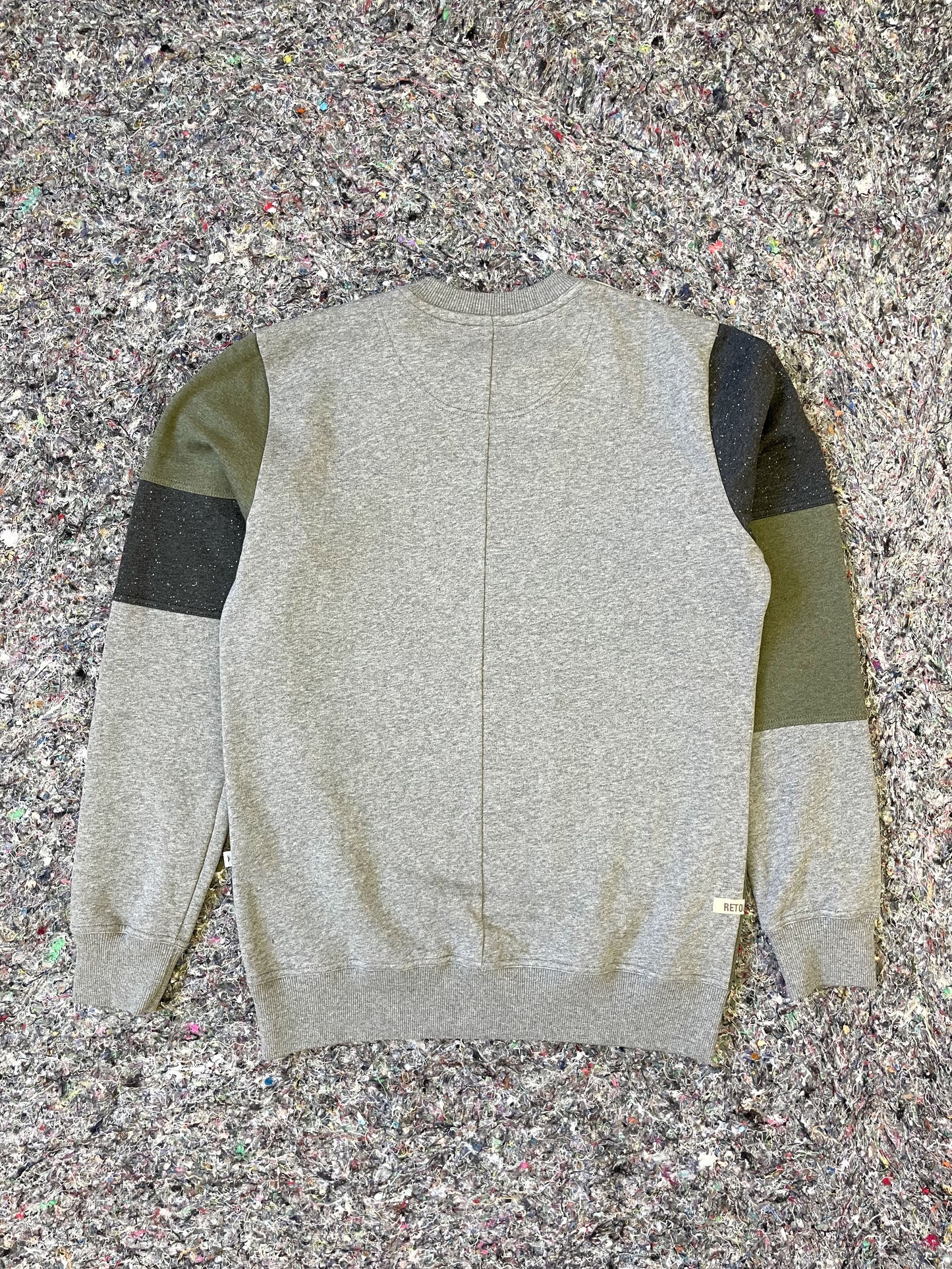 PATCH CREWNECK MEN'S / MOSS-GREY