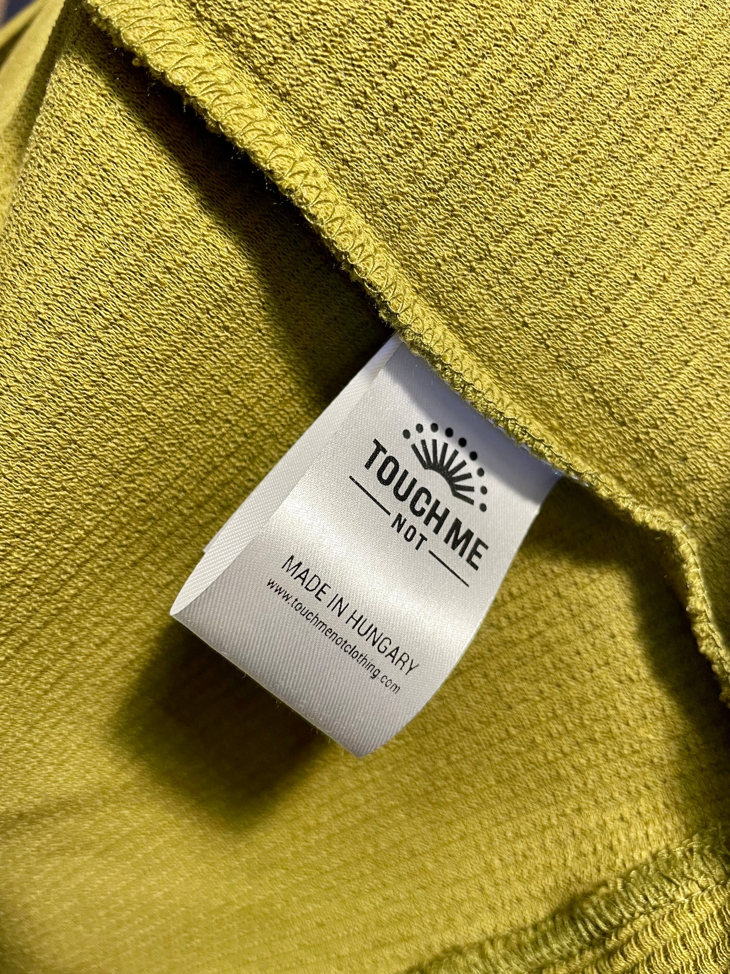 HONEYCOMB CREWNECK OIL SWEATSHIRT - Touch Me Not Clothing