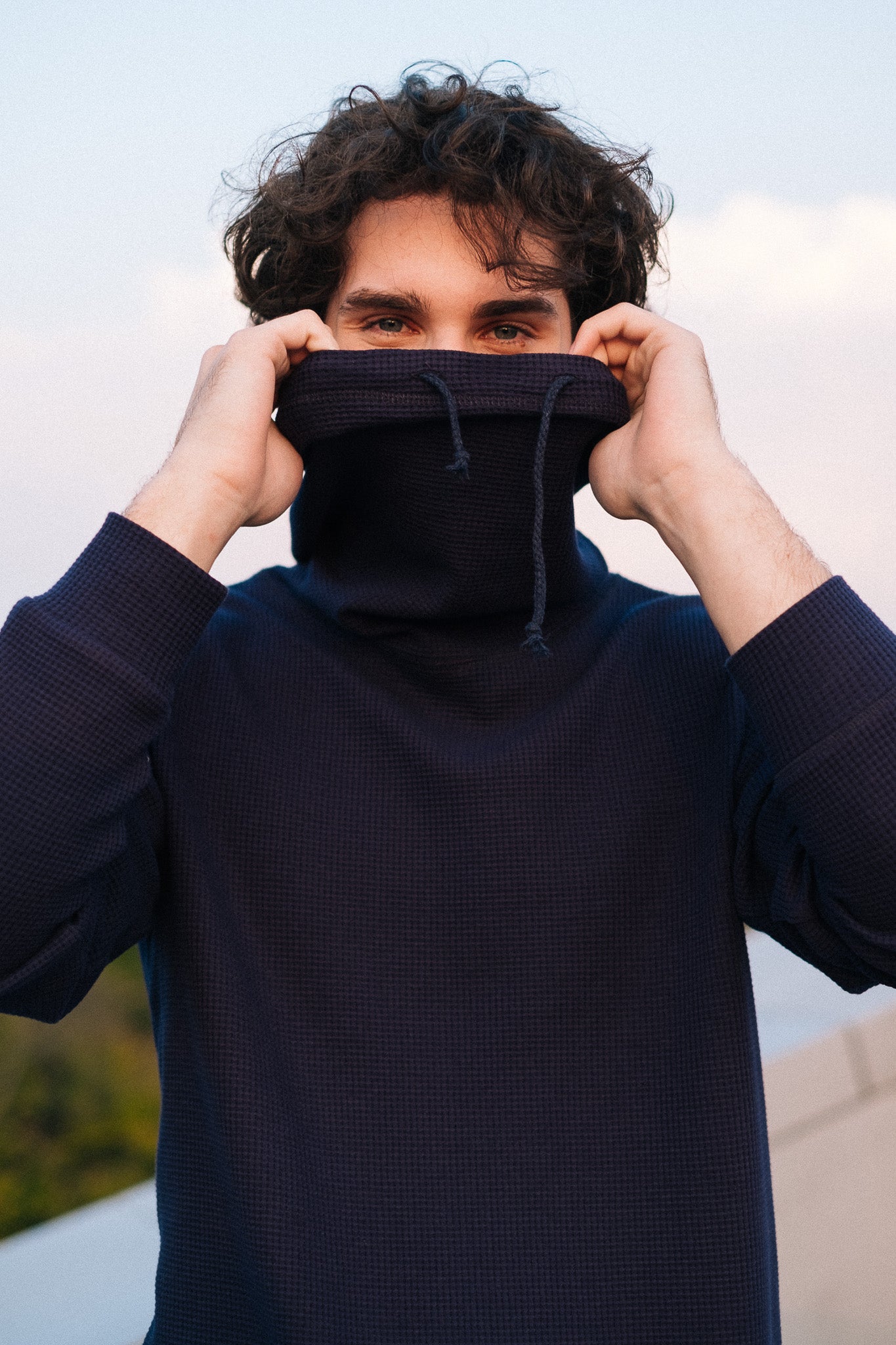 HIVE TUBE NECK SWEATSHIRT / NAVY