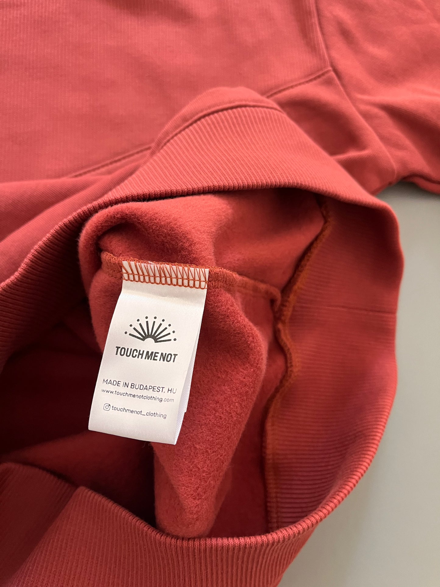 TIDE CREWNECK / RETRO RED / sample