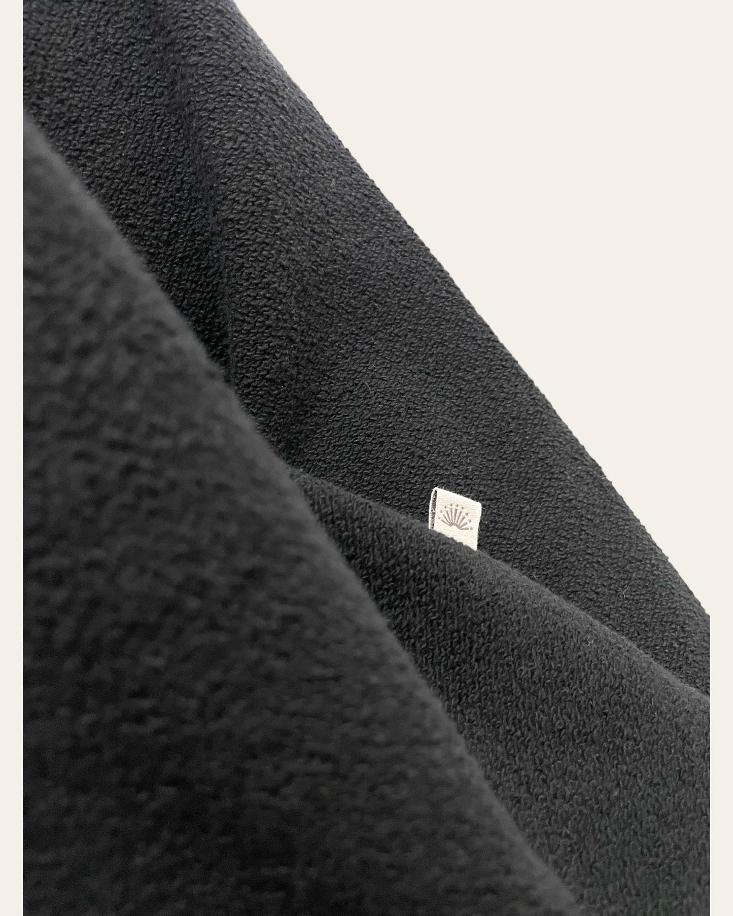 SHORE FUNNELNECK / BLACK