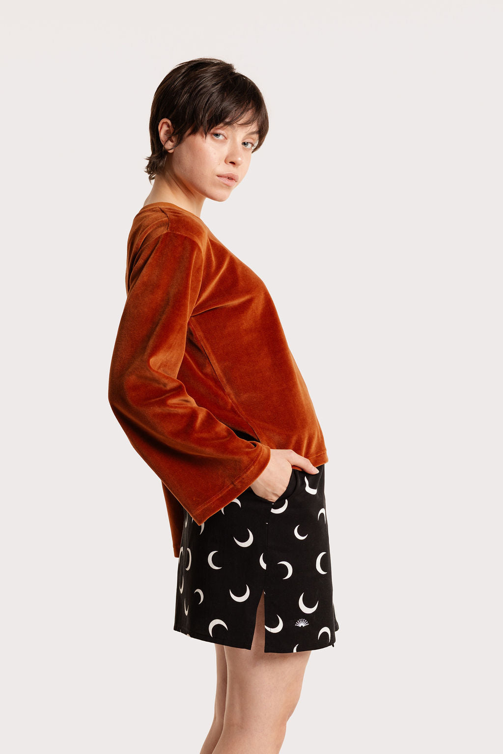 FLAP MINI SKIRT / CRESCENT
