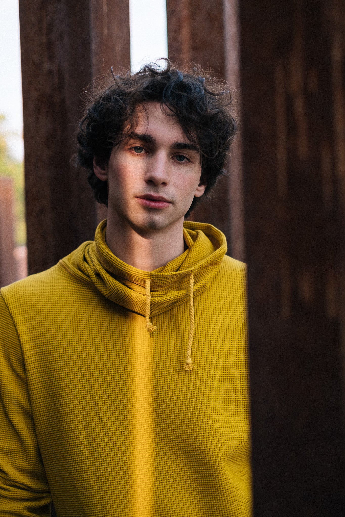 HIVE TUBE NECK SWEATSHIRT / MUSTARD