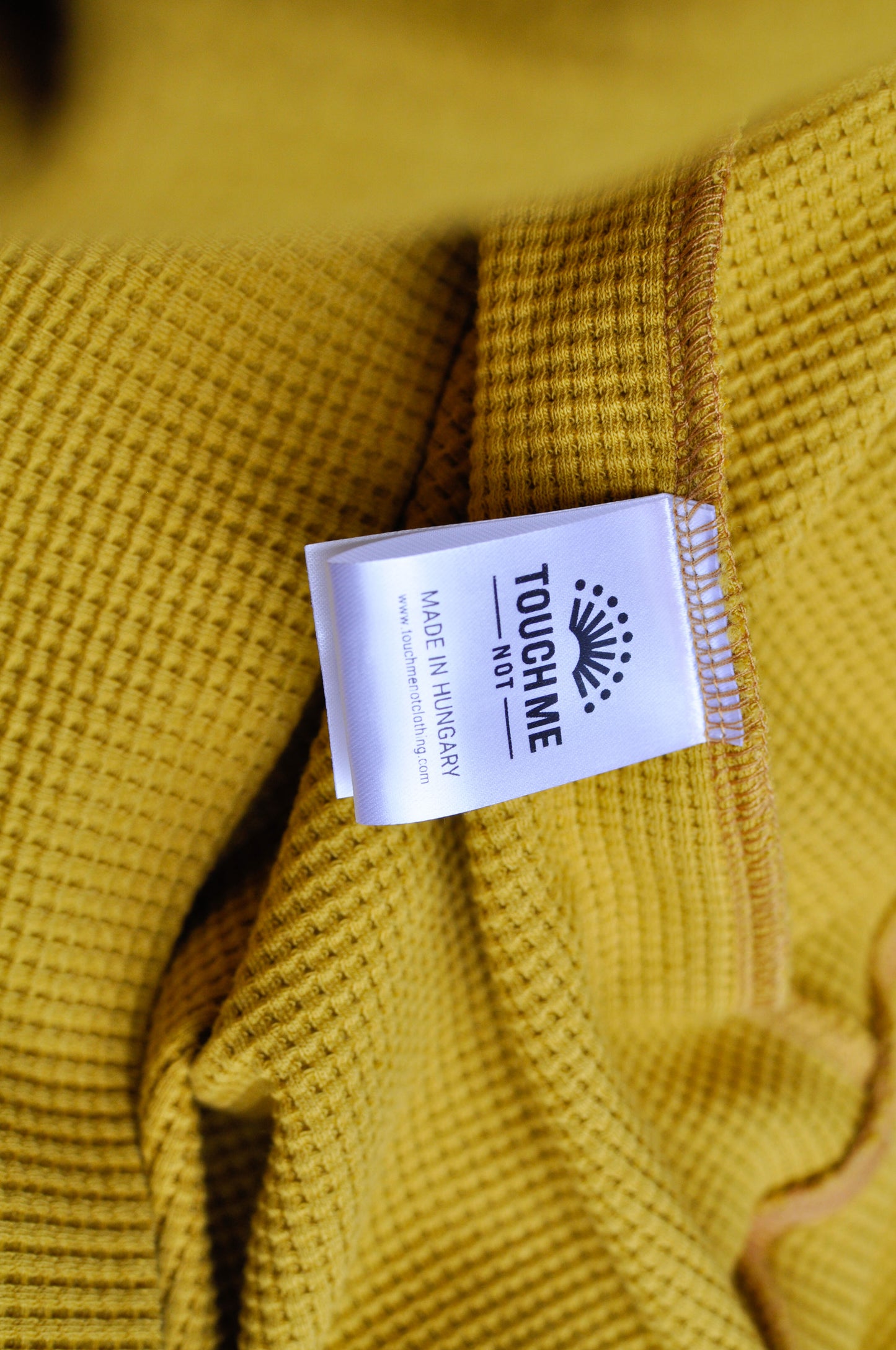 HIVE TUBE NECK SWEATSHIRT / MUSTARD