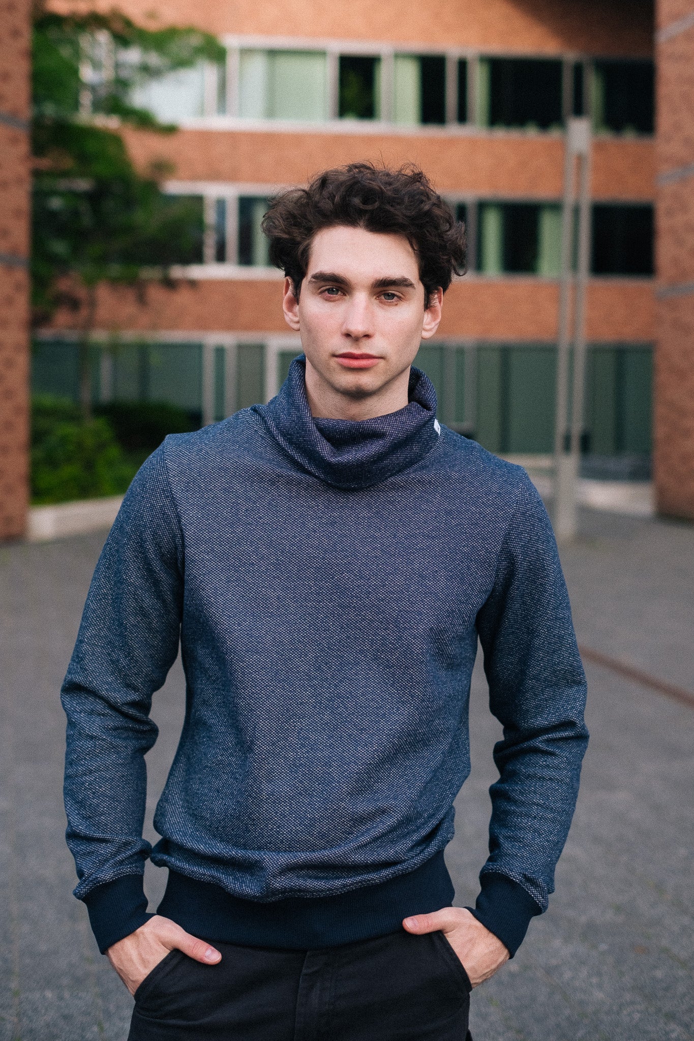 BICOLOR FUNNELNECK / NAVY