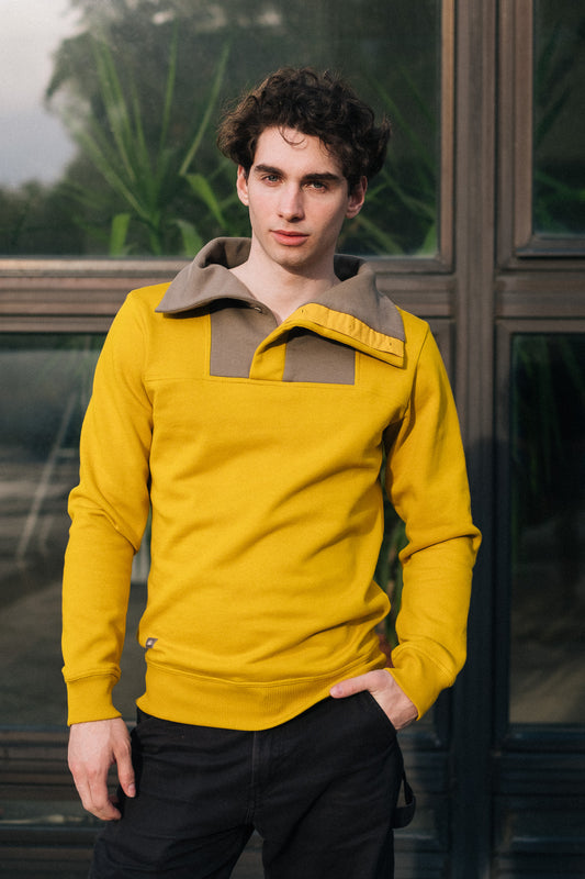 SHIELD SWEATSHIRT / MUSTARD