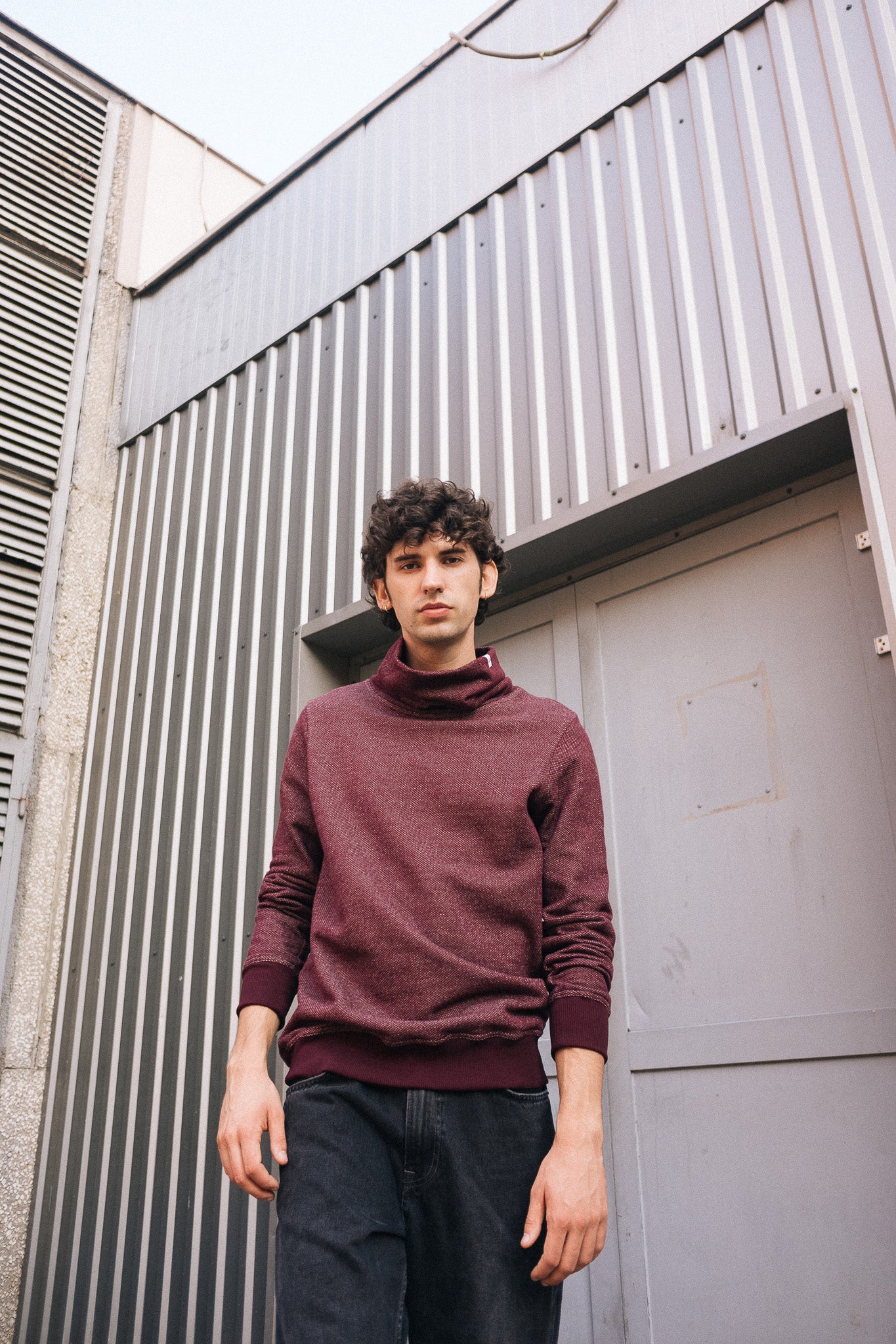 FUNNEL NECK SWEATSHIRT / WINE