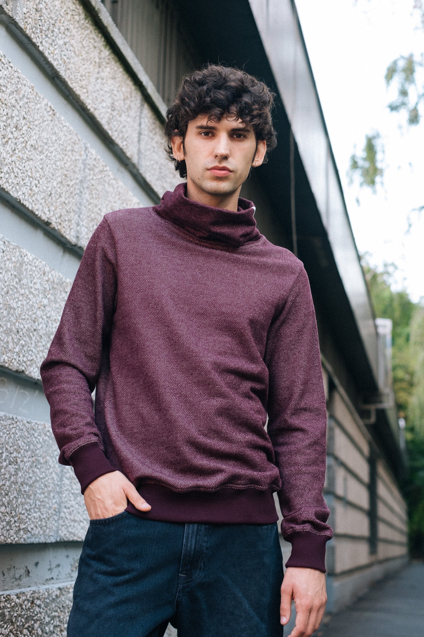 FUNNEL NECK SWEATSHIRT / WINE