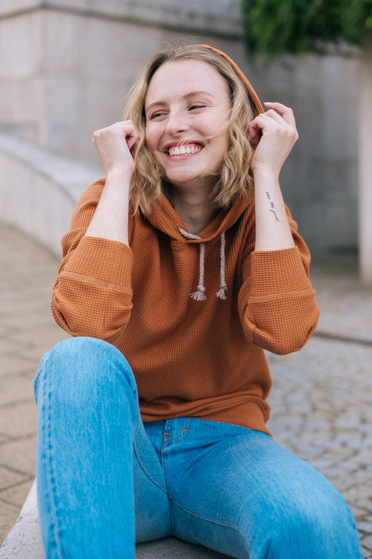 HIVE HOODIE / BRICK