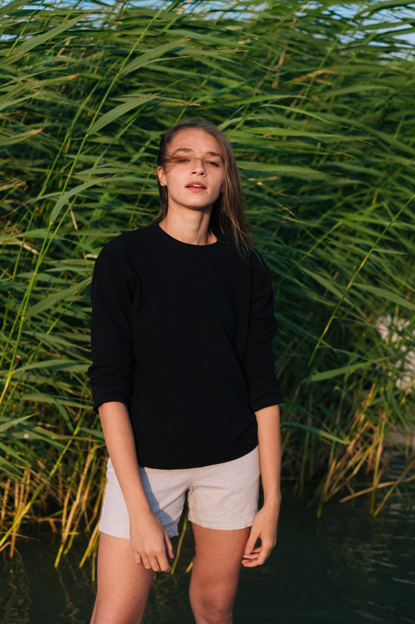 ANA CREWNECK / BLACK - Touch Me Not Clothing