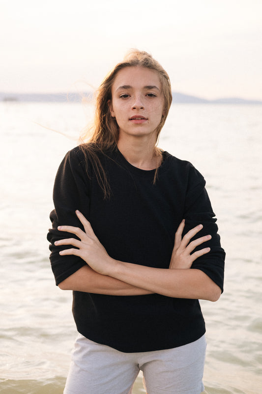 ANA CREWNECK / BLACK - Touch Me Not Clothing